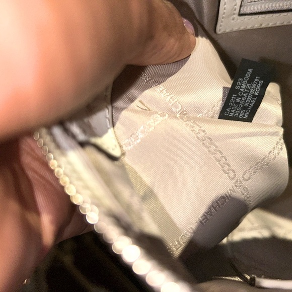 Authentic Michael Kors Tote💎 - Picture 5 of 5